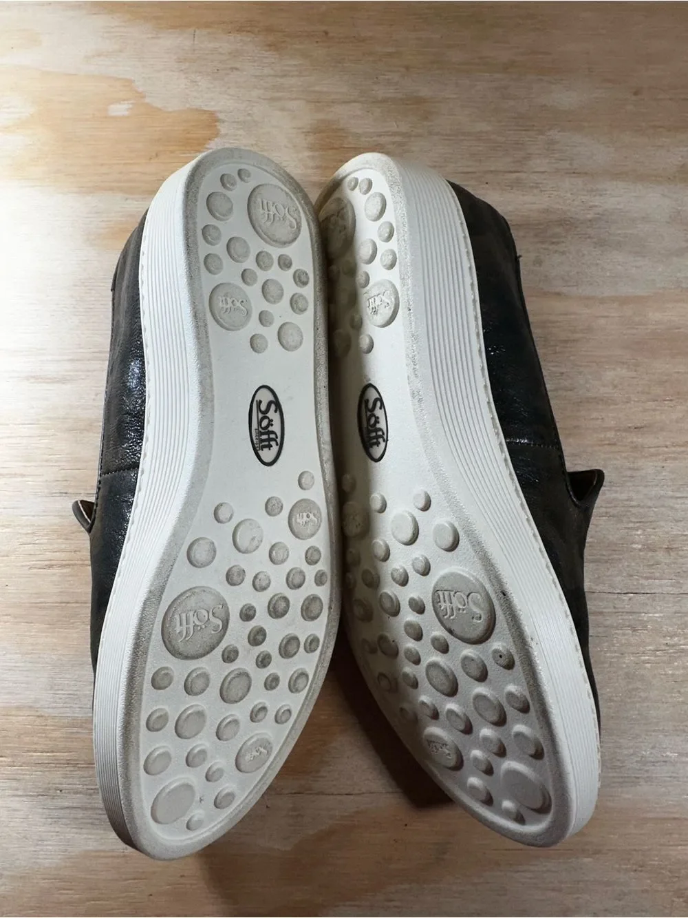 Sofft Olive Camo Slip-On Sneakers Women’s Size 7